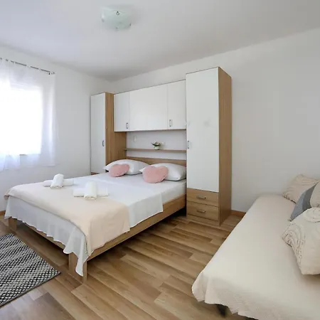Apartman Petra ביבינייה