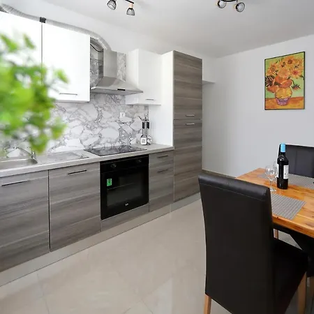 Apartman Petra ביבינייה