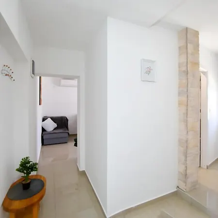 Apartman Petra דירה *